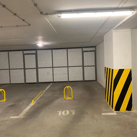 New With Parking Garage *