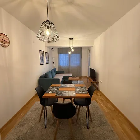 Apartman New With Parking Garage