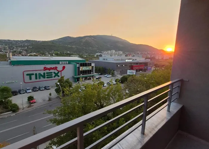 New With Parking Garage Apartman *