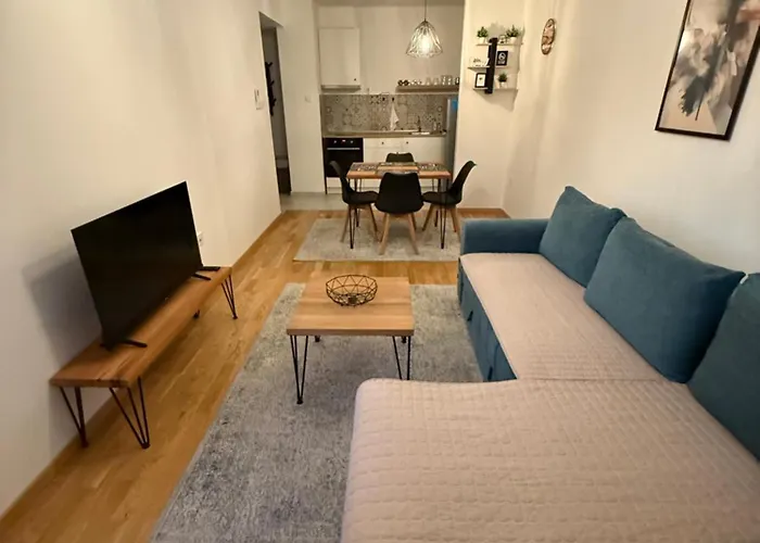 Appartement New With Parking Garage *